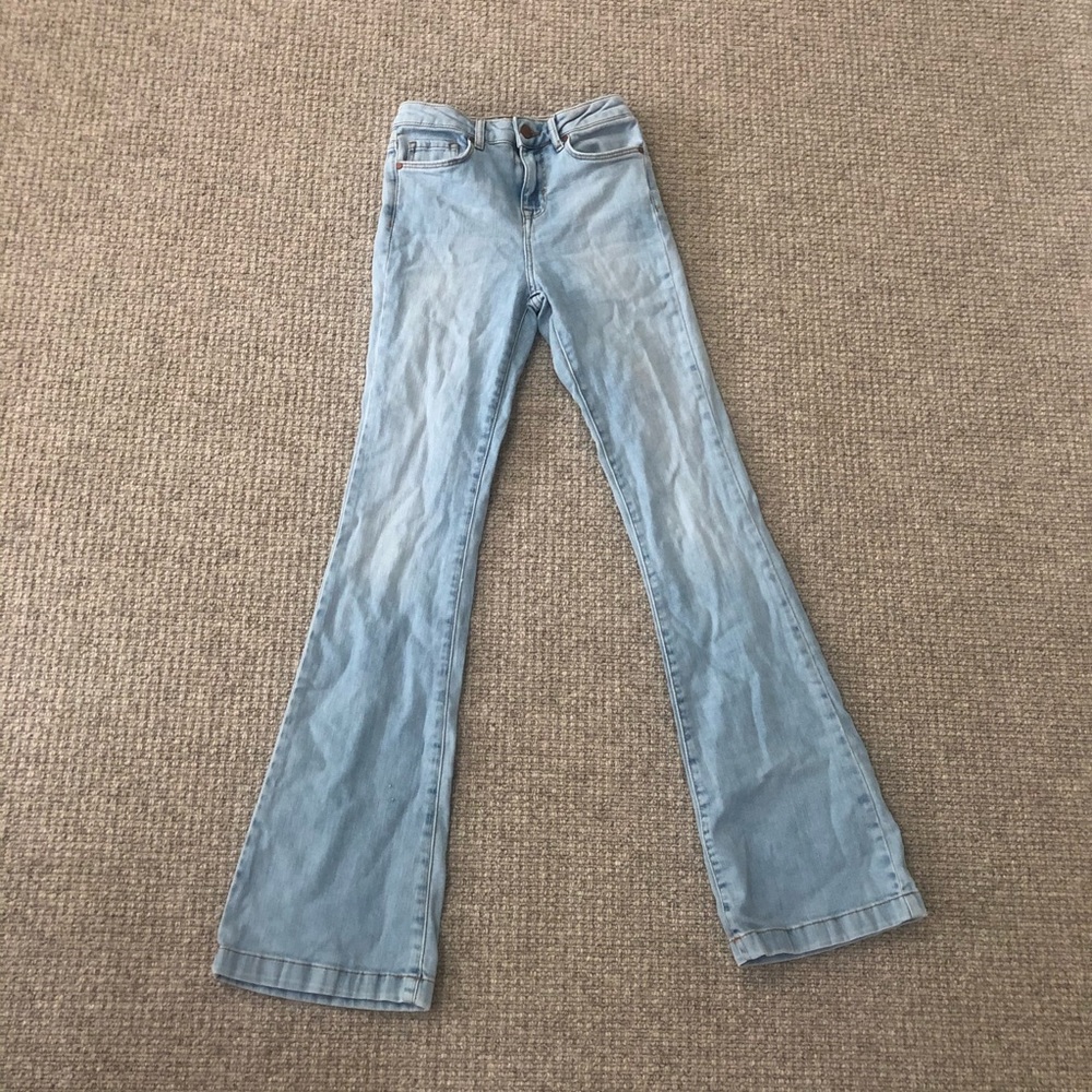 FOREVER21 LIGHTWASH DENIM FLARE JEANS